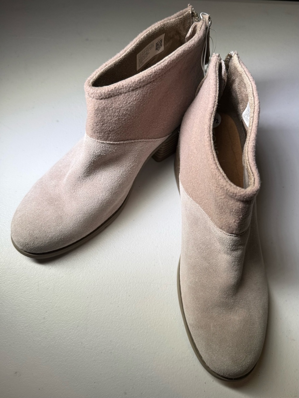 TOMS Sz 8.5 "Lacy" Desert Taupe Suede & Felt Booties 2” Heel